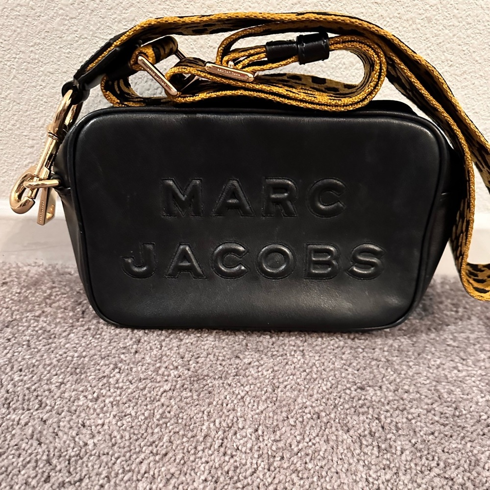 Marc Jacobs cross body bag in black with printed strap